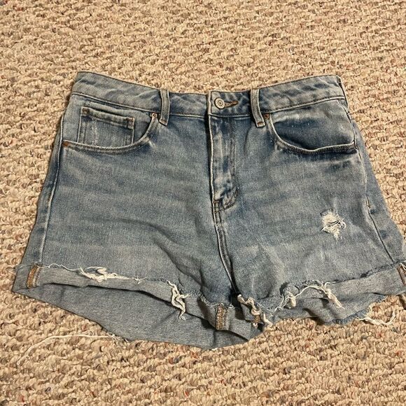 PacSun High Rise Jean Mom Shorts Light blue Wash Lightly Distressed- Size 28 - Picture 1 of 9